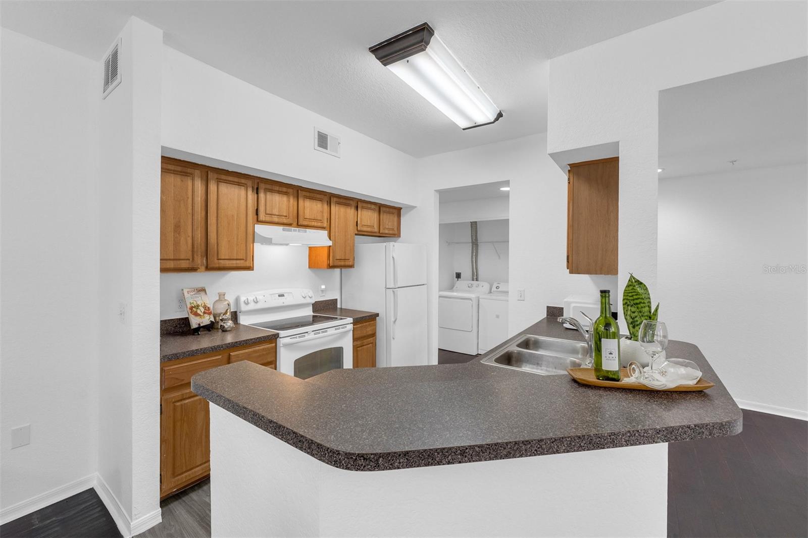 FOUNTAINS/METRO WEST - Residential