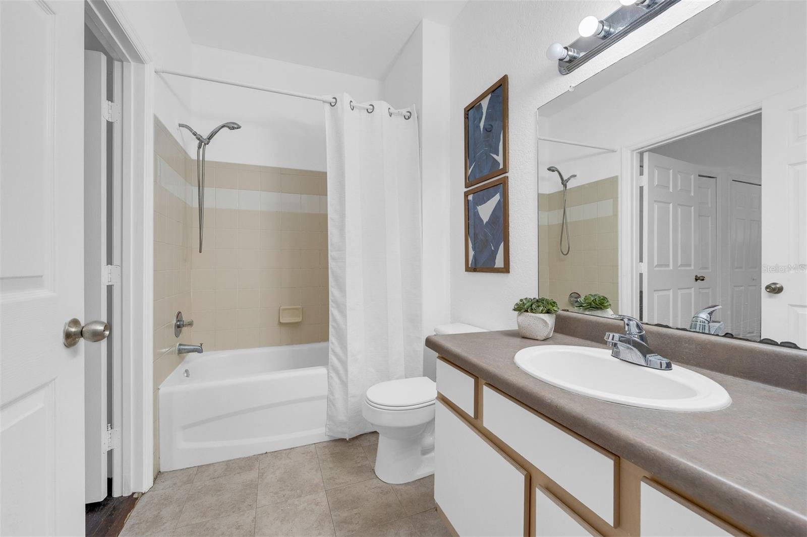 FOUNTAINS/METRO WEST - Residential