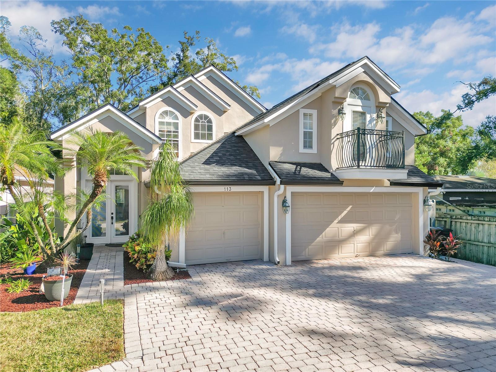 113 SECLUDED OAKS COURT