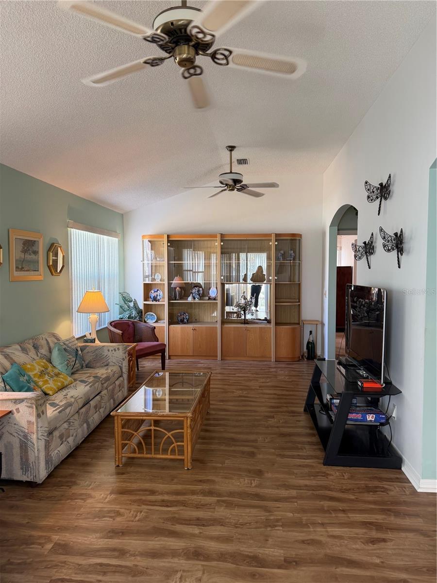 LADY LAKE ORANGE BLOSSOM GARDEN UNIT 14 (0396) - Residential