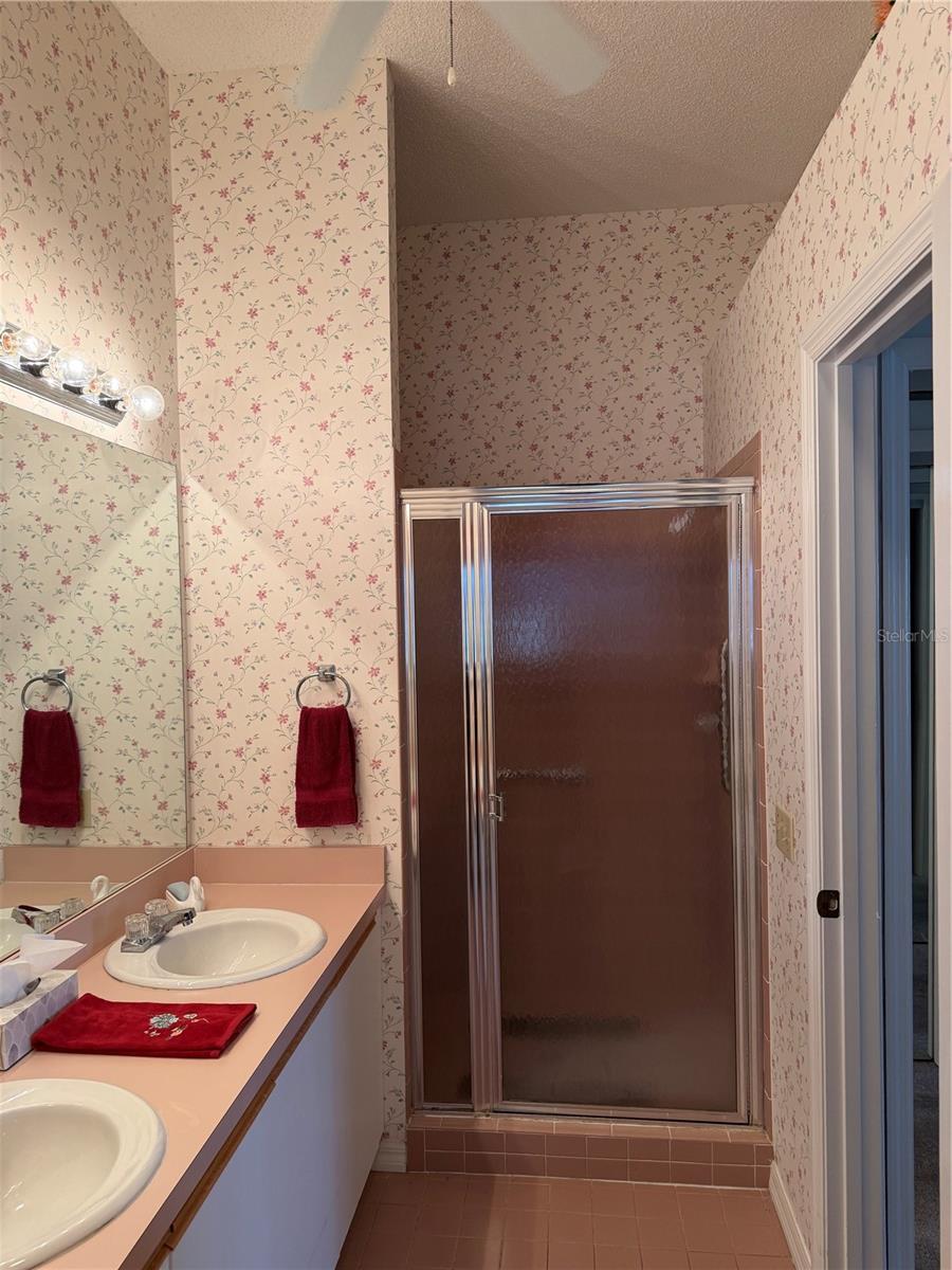 LADY LAKE ORANGE BLOSSOM GARDEN UNIT 14 (0396) - Residential