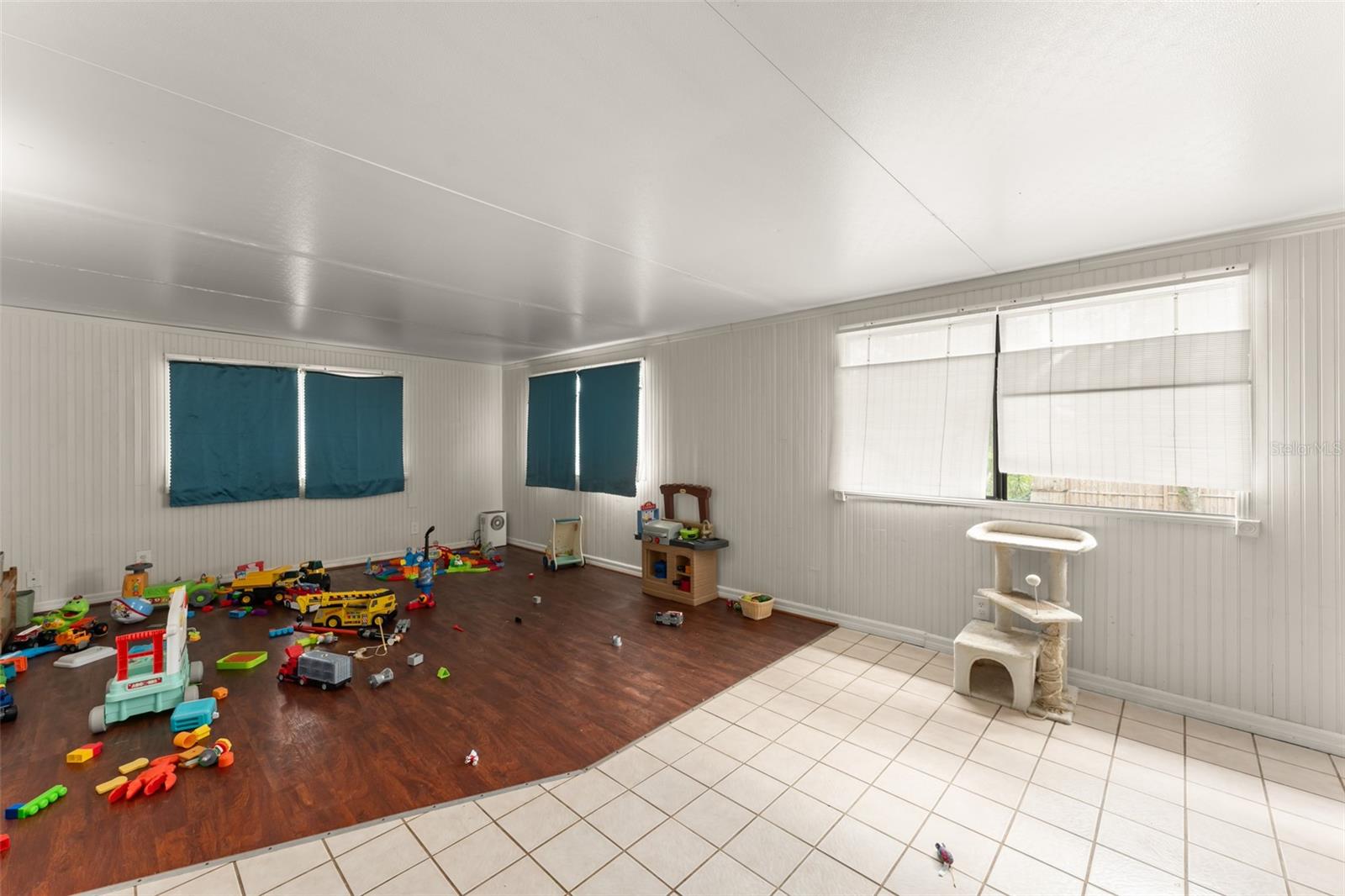DELTONA LAKES UNIT 33 - Residential