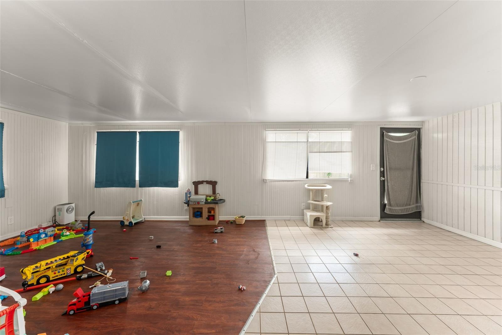 DELTONA LAKES UNIT 33 - Residential