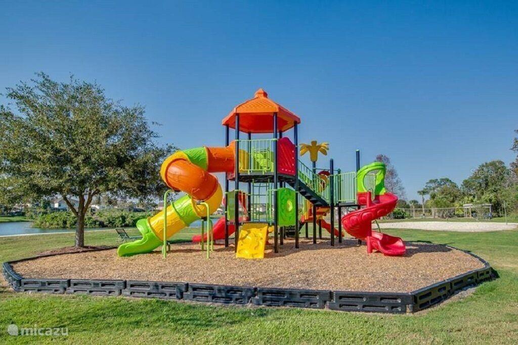 LAKE BERKLEY RESORT - Residential