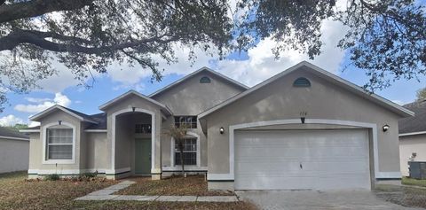 Photo of 116 Quiet Oak Court, Davenport, FL 33896 (MLS # TB8484467)
