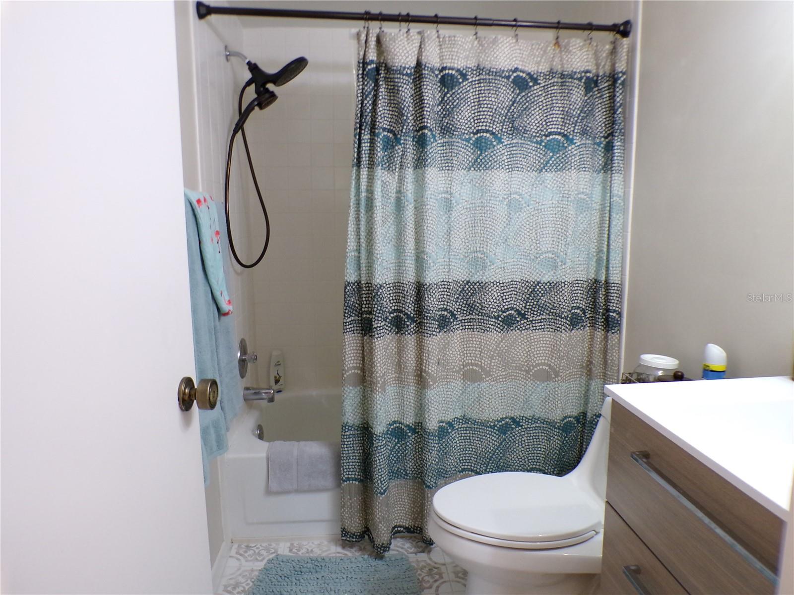 BIRD BAY V - Residential Lease