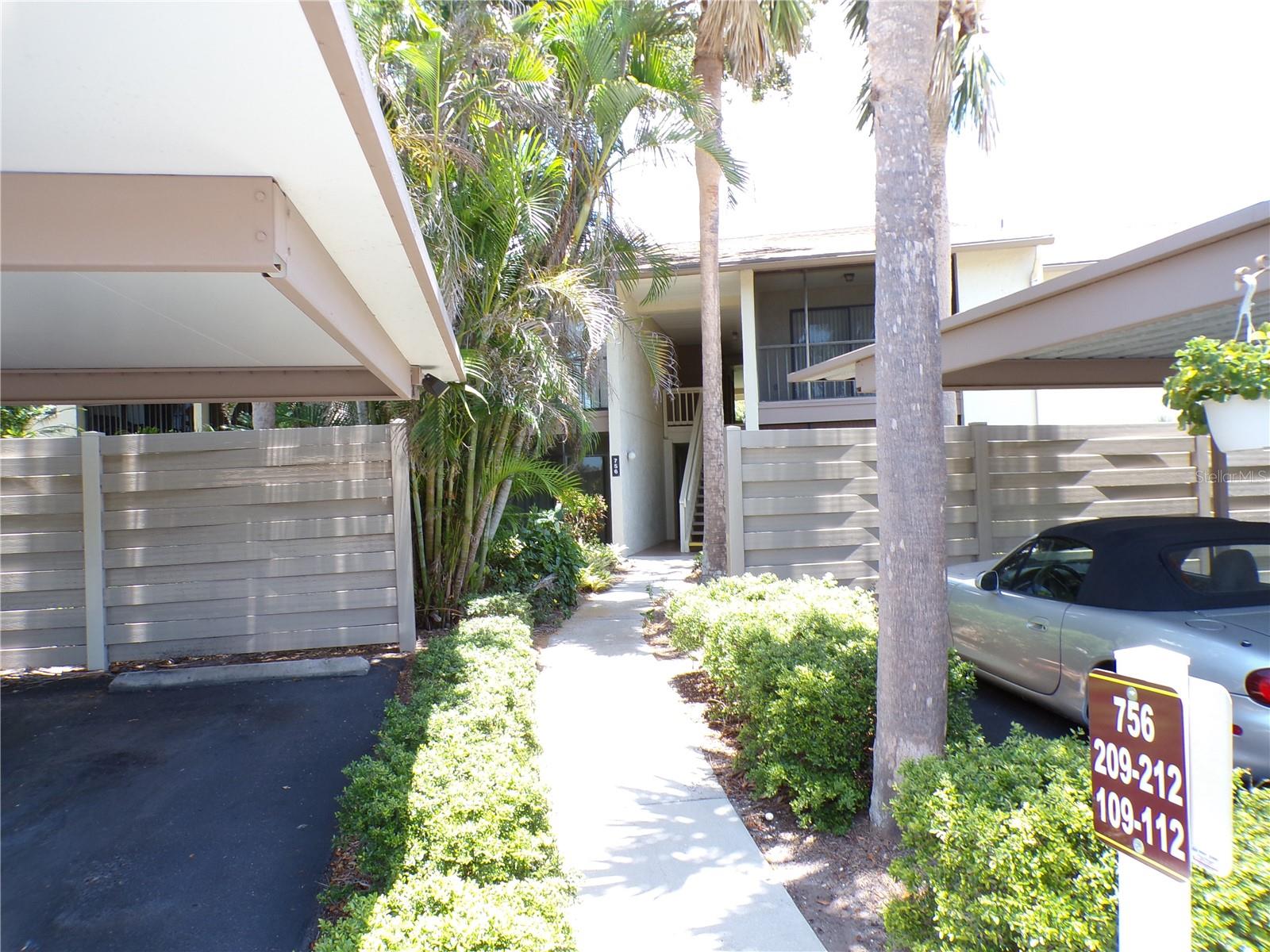 Now Booking for Season! Enjoy the Florida lifestyle in this spacious 2-bedroom, 2-bath condo located in the amenity-rich Bird Bay Village. This second-floor unit features an open floor plan, two private lanais, and the convenience of an in-unit washer and dryer. Bird Bay Village offers something for everyone—resort-style amenities include two pools, tennis courts, pickleball, a fitness center, and a variety of planned activities throughout the season. Just minutes to historic Downtown Venice, local beaches, and the Legacy Trail.
Minimum lease term: 90 days.