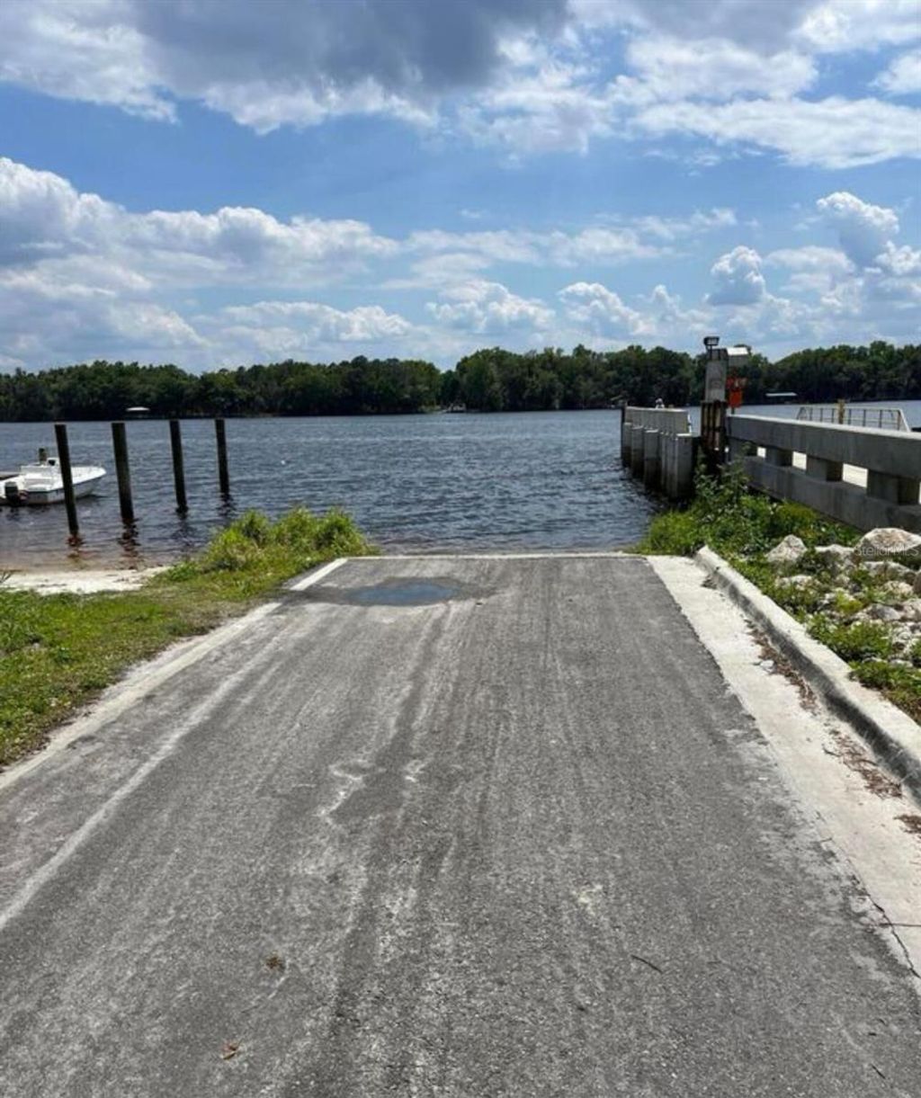 Photo of 323 Carteret Road, Georgetown, FL 32139 (MLS # O6354236)