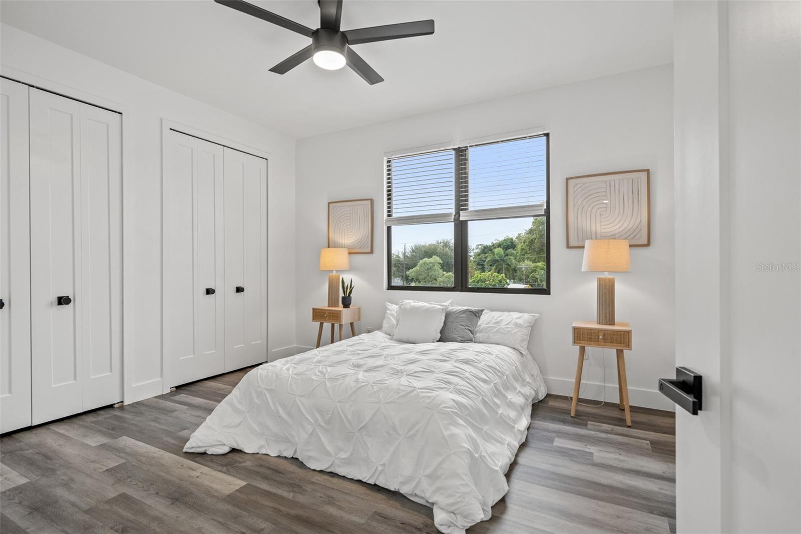 LATITUDES IN THE PARK TWNHMS - Residential