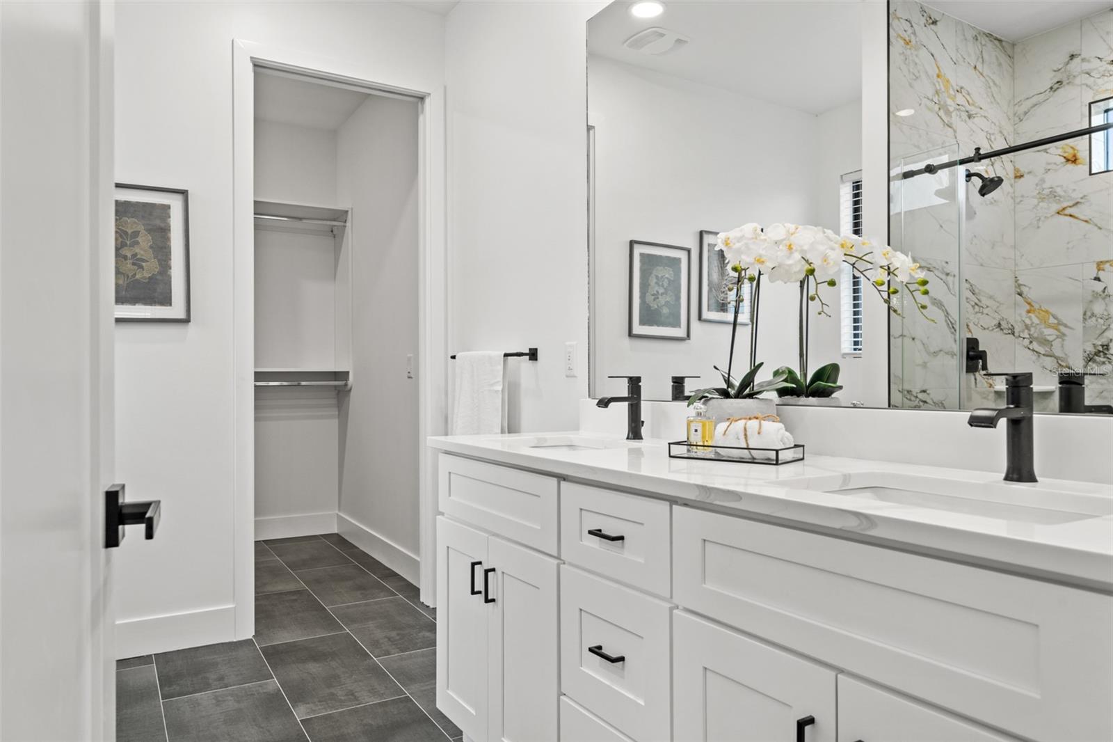 LATITUDES IN THE PARK TWNHMS - Residential