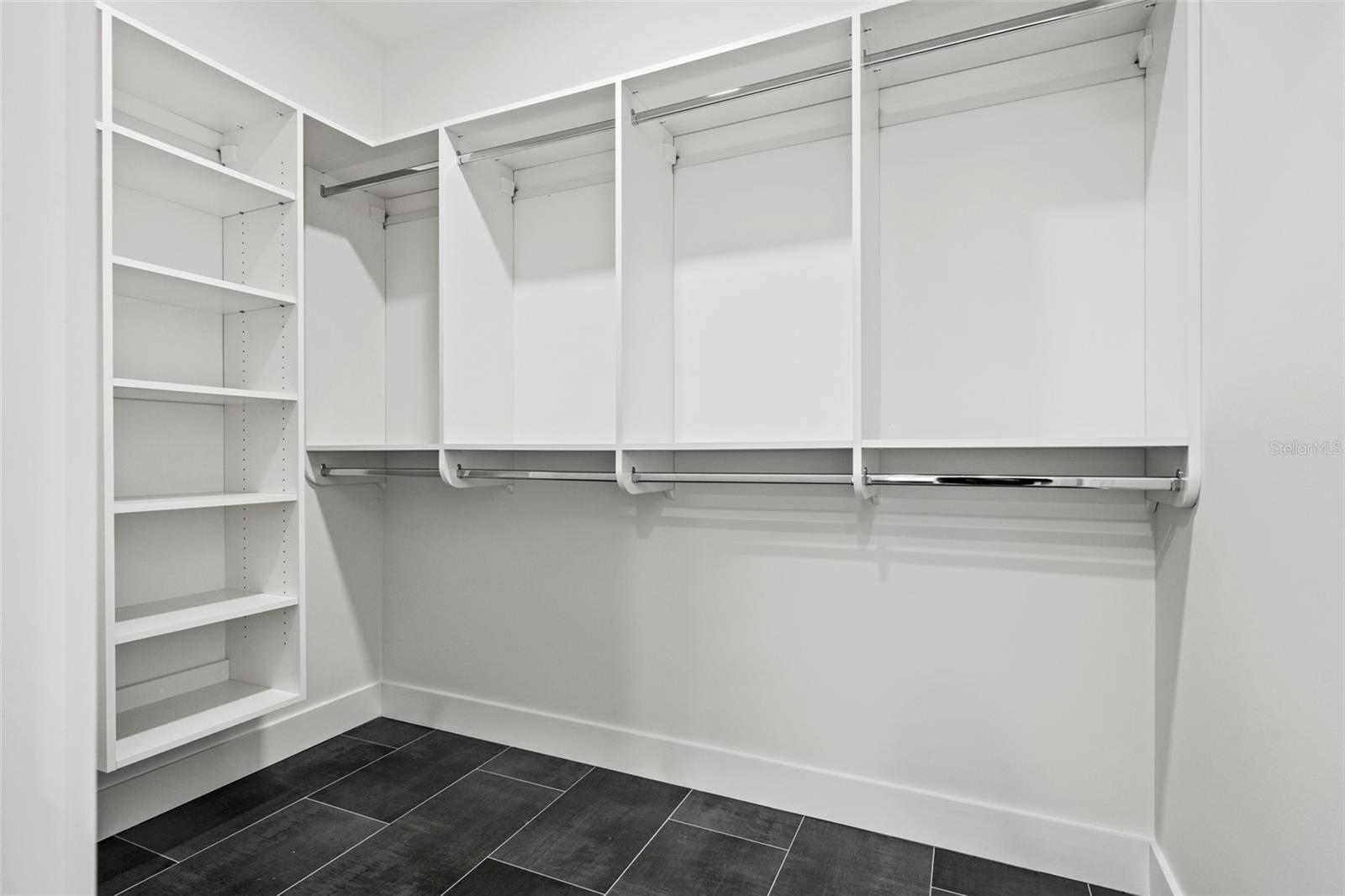 LATITUDES IN THE PARK TWNHMS - Residential