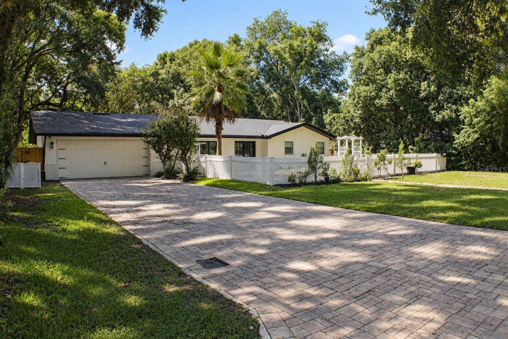 Photo of 8042 Ridge Way, Orlando, FL 32817 (MLS # V4951254)