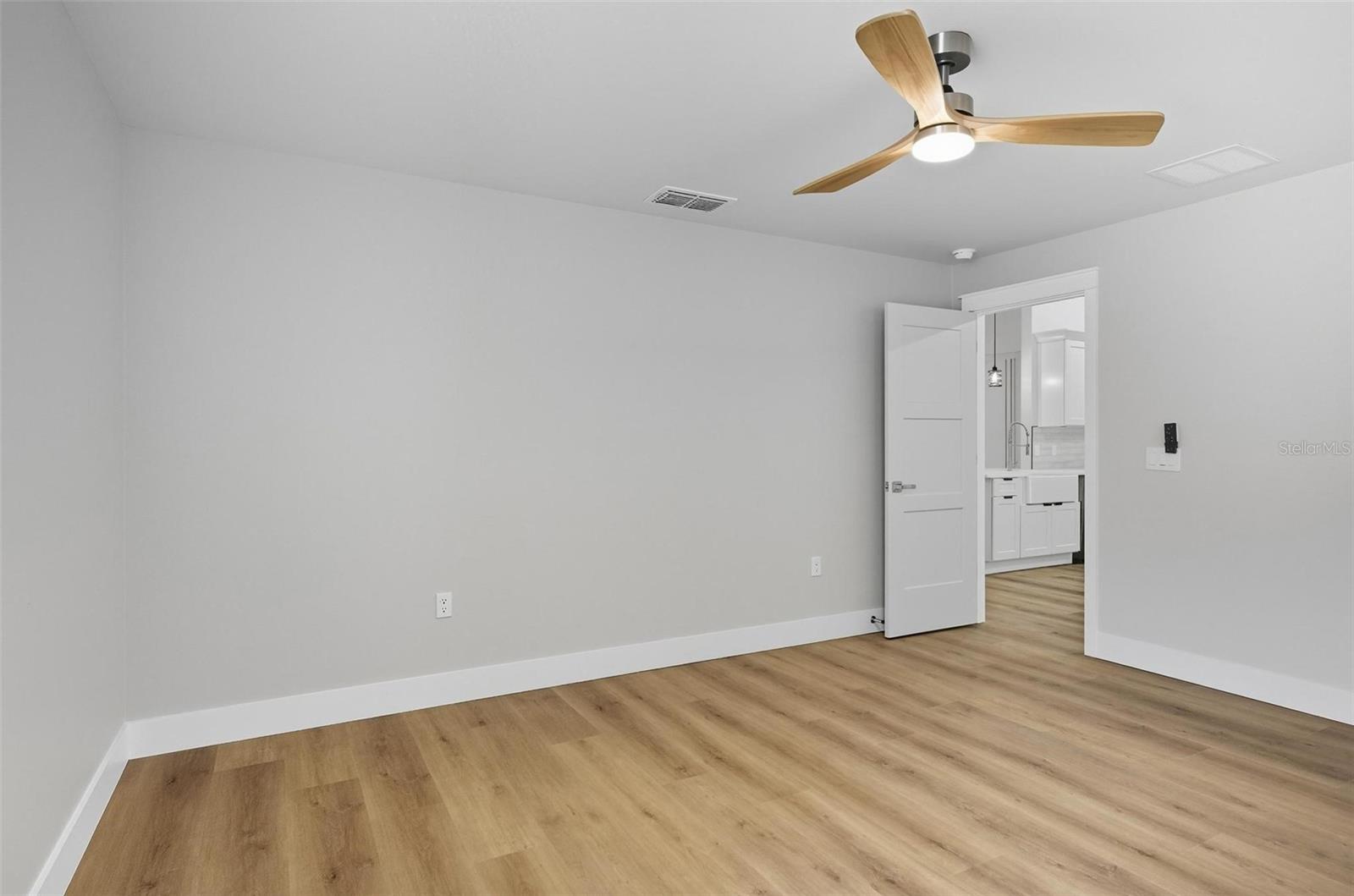 FOREST GROVE BUS CENTER - Residential Income