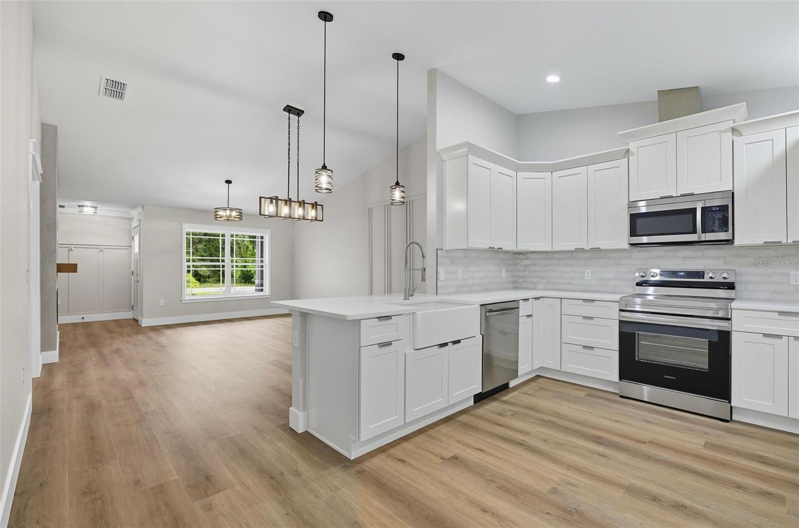 FOREST GROVE BUS CENTER - Residential Income