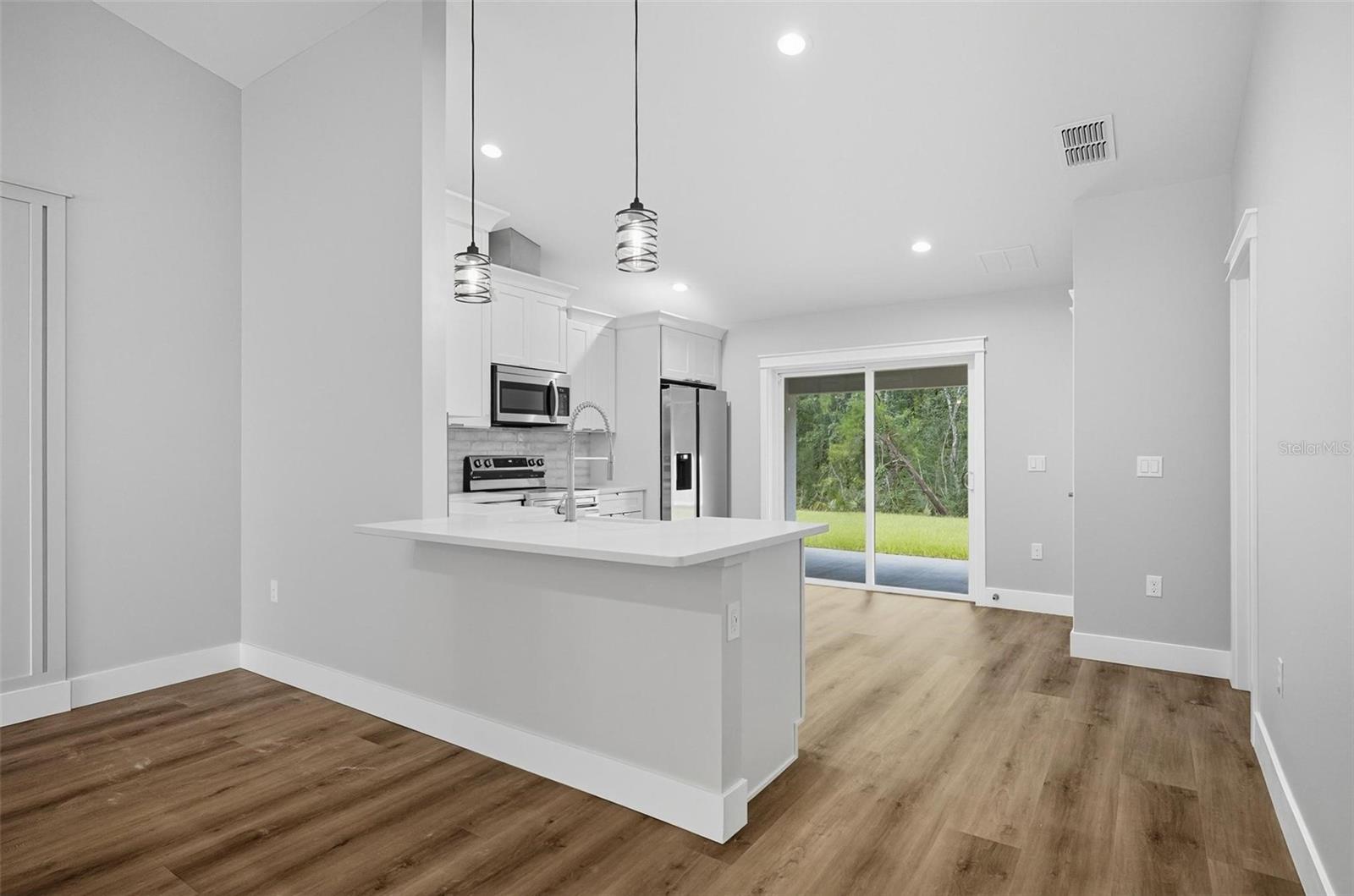 FOREST GROVE BUS CENTER - Residential Income