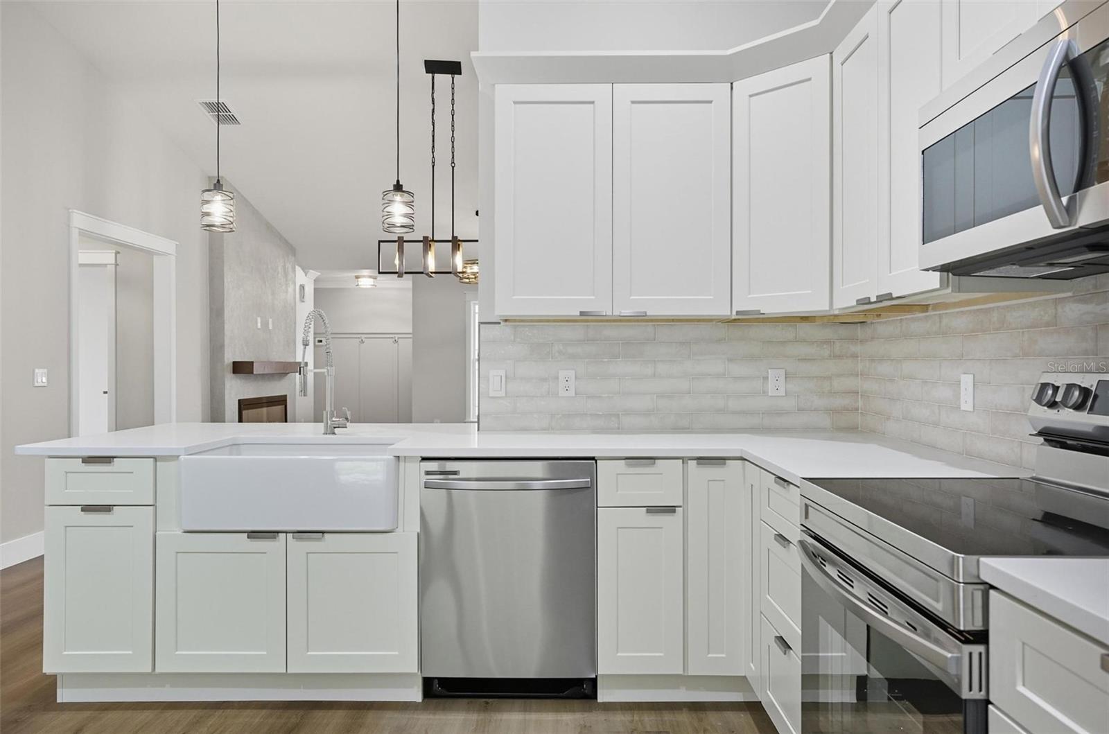 FOREST GROVE BUS CENTER - Residential Income