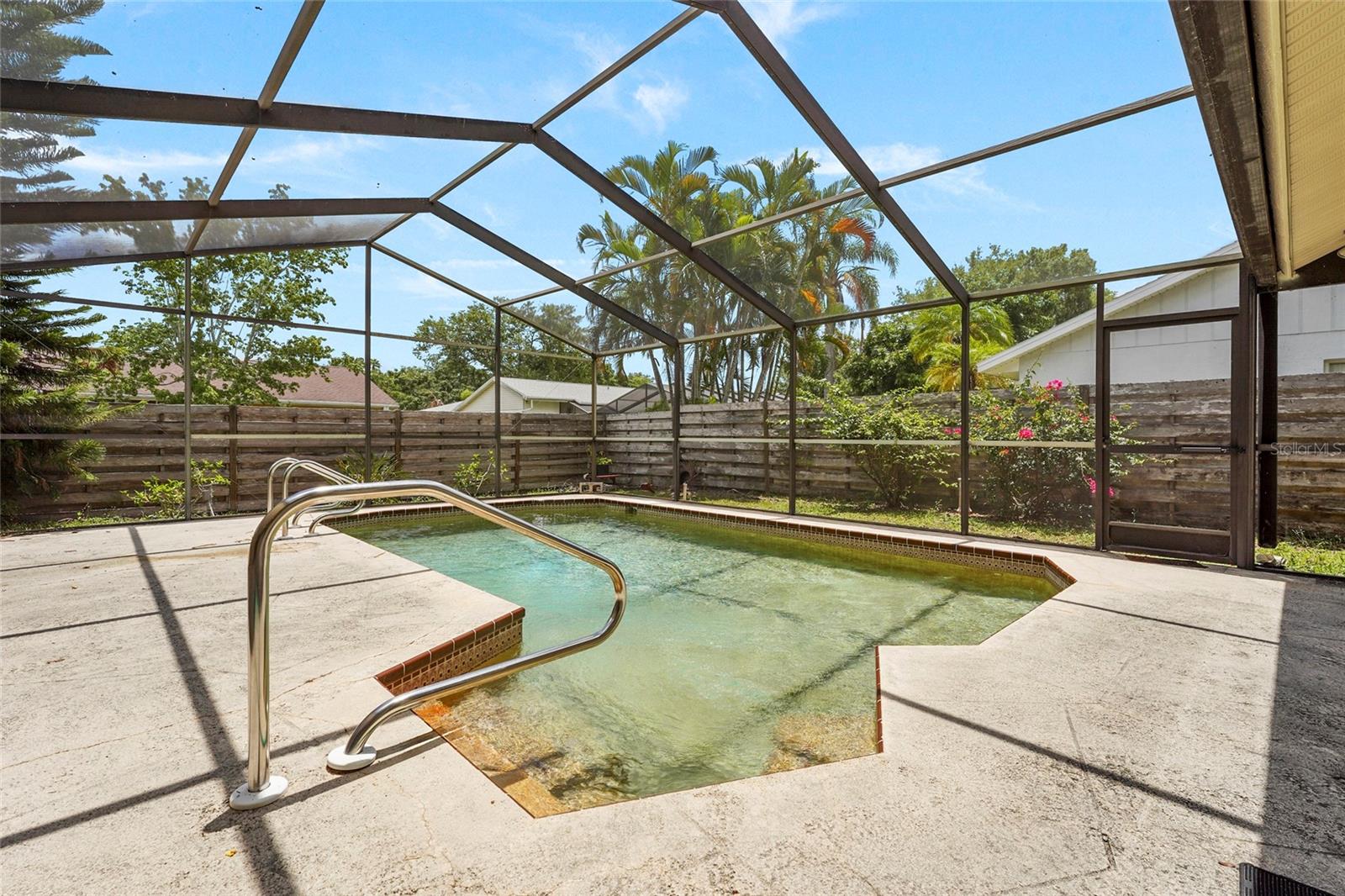 SARABAY WOODS - Residential