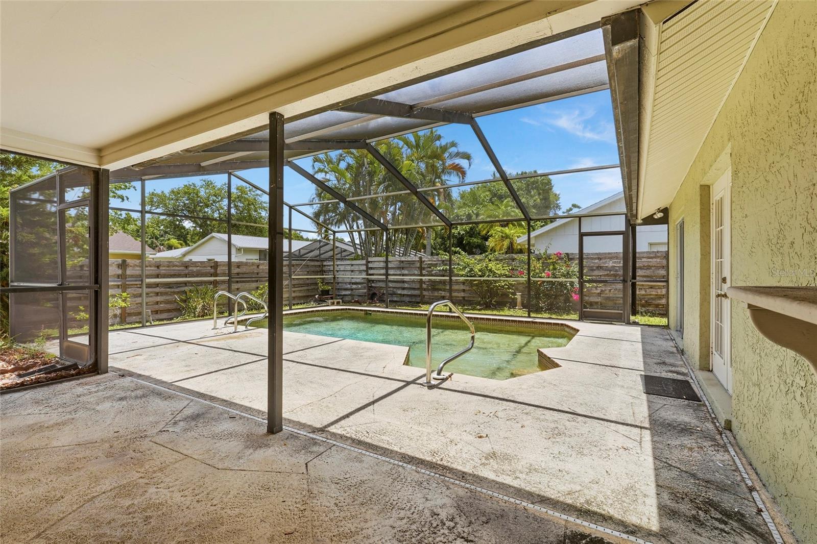 SARABAY WOODS - Residential