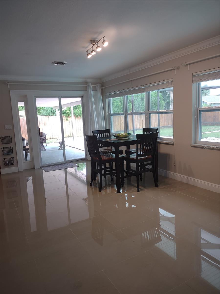 SUNSET BLUFFS ACRES - Residential Lease