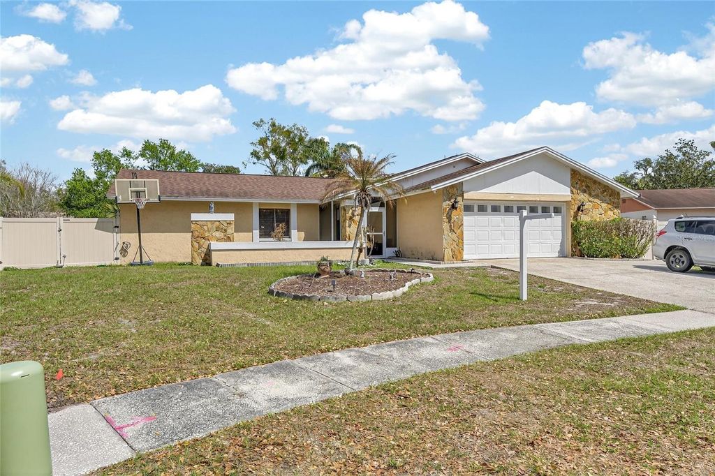 Photo of 522 Wynnwood Drive, Brandon, FL 33511 (MLS # TB8485927)