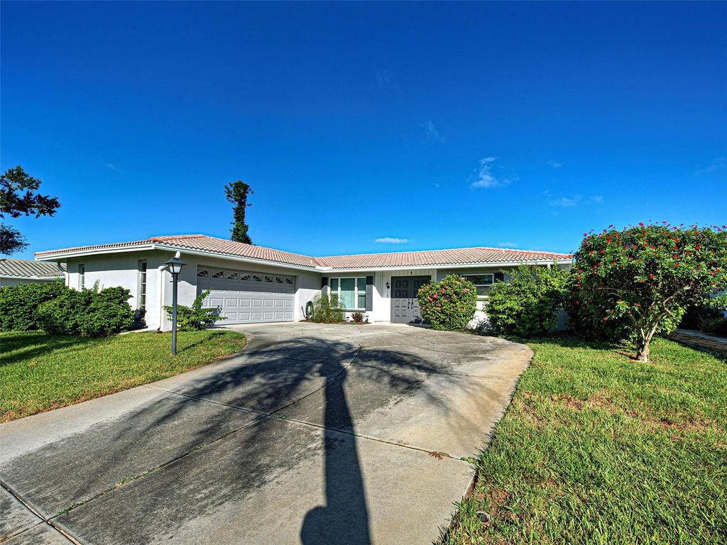 Photo of 7 Old Trail Road, Englewood, FL 34223 (MLS # D6144143)