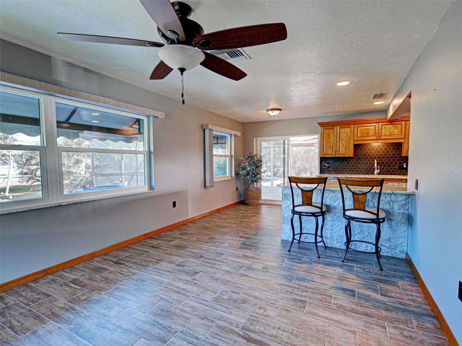 ENGLEWOOD ISLES SUB - Residential