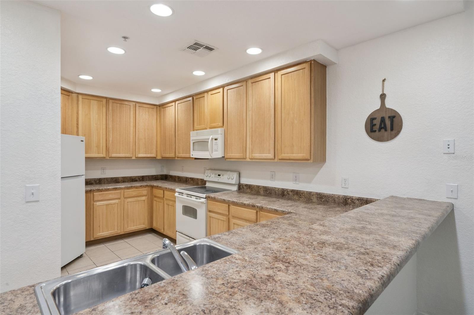 CARIBE COVE CONDO PH 4 - Residential