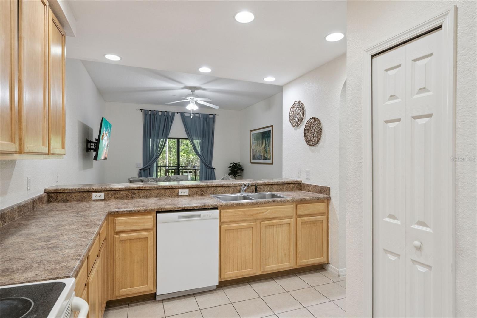 CARIBE COVE CONDO PH 4 - Residential
