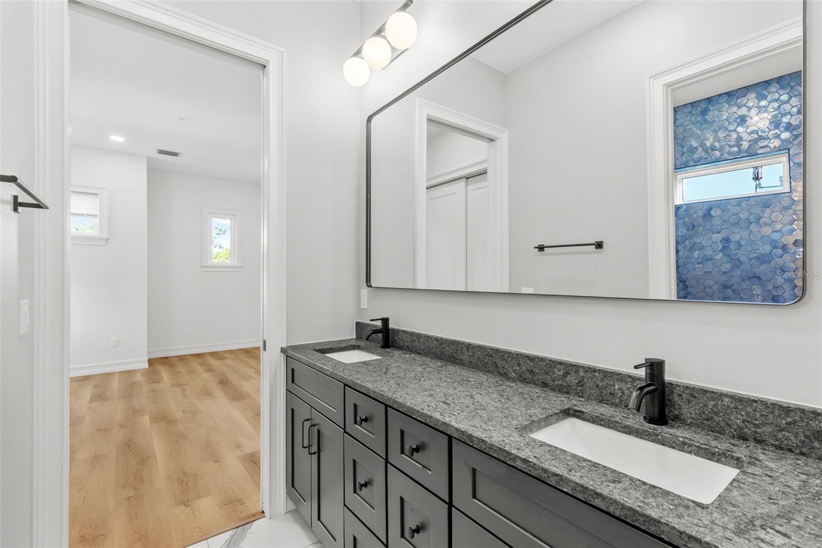 TYRONE - Residential