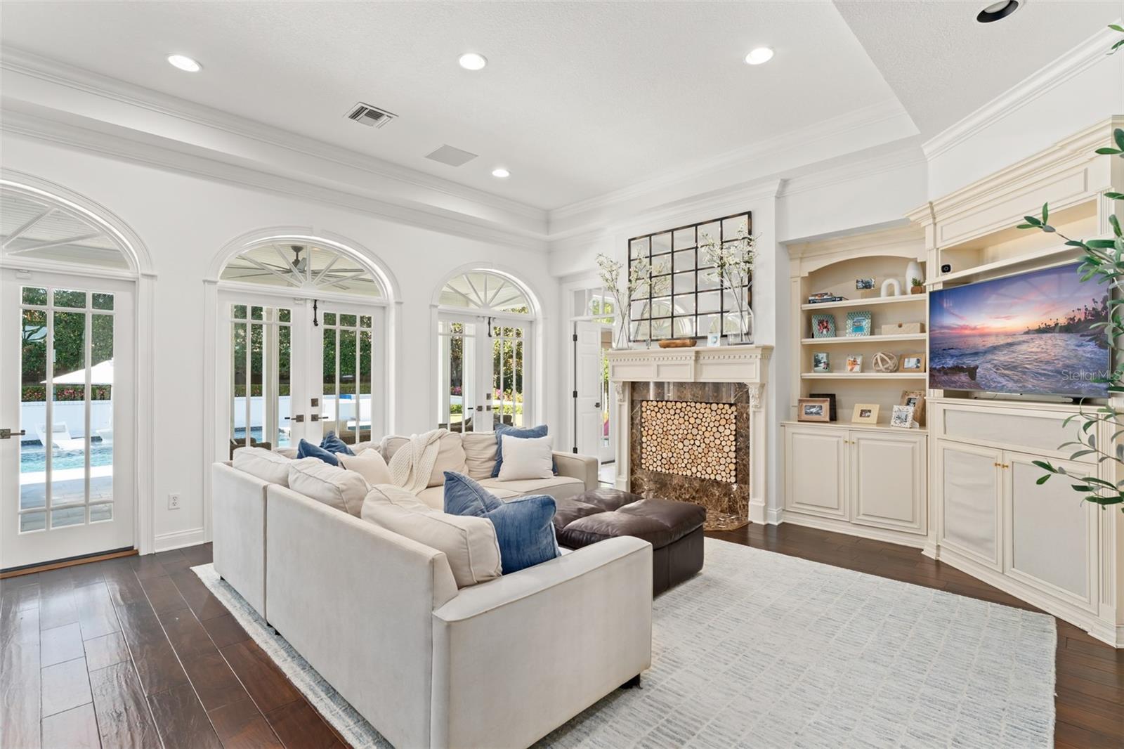 NORTHSHORE ESTATES - Residential