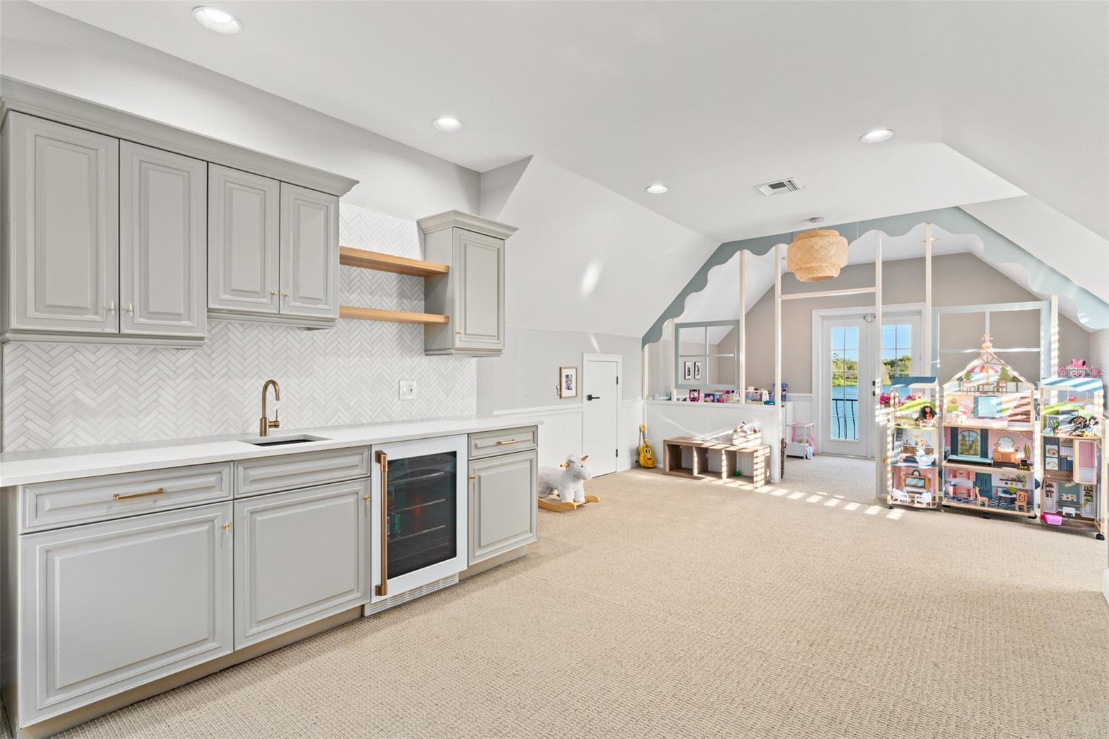 NORTHSHORE ESTATES - Residential