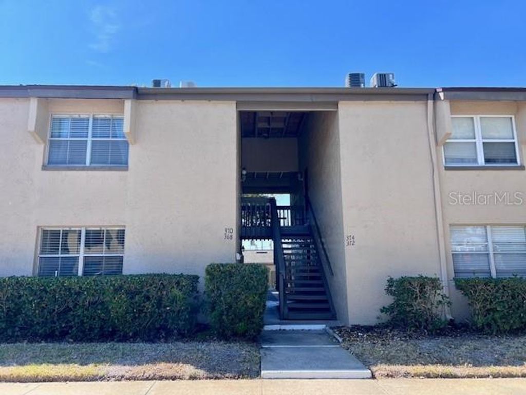 Photo of 370 Windmeadows Street #370, Altamonte Springs, FL 32701 (MLS # O6385441)