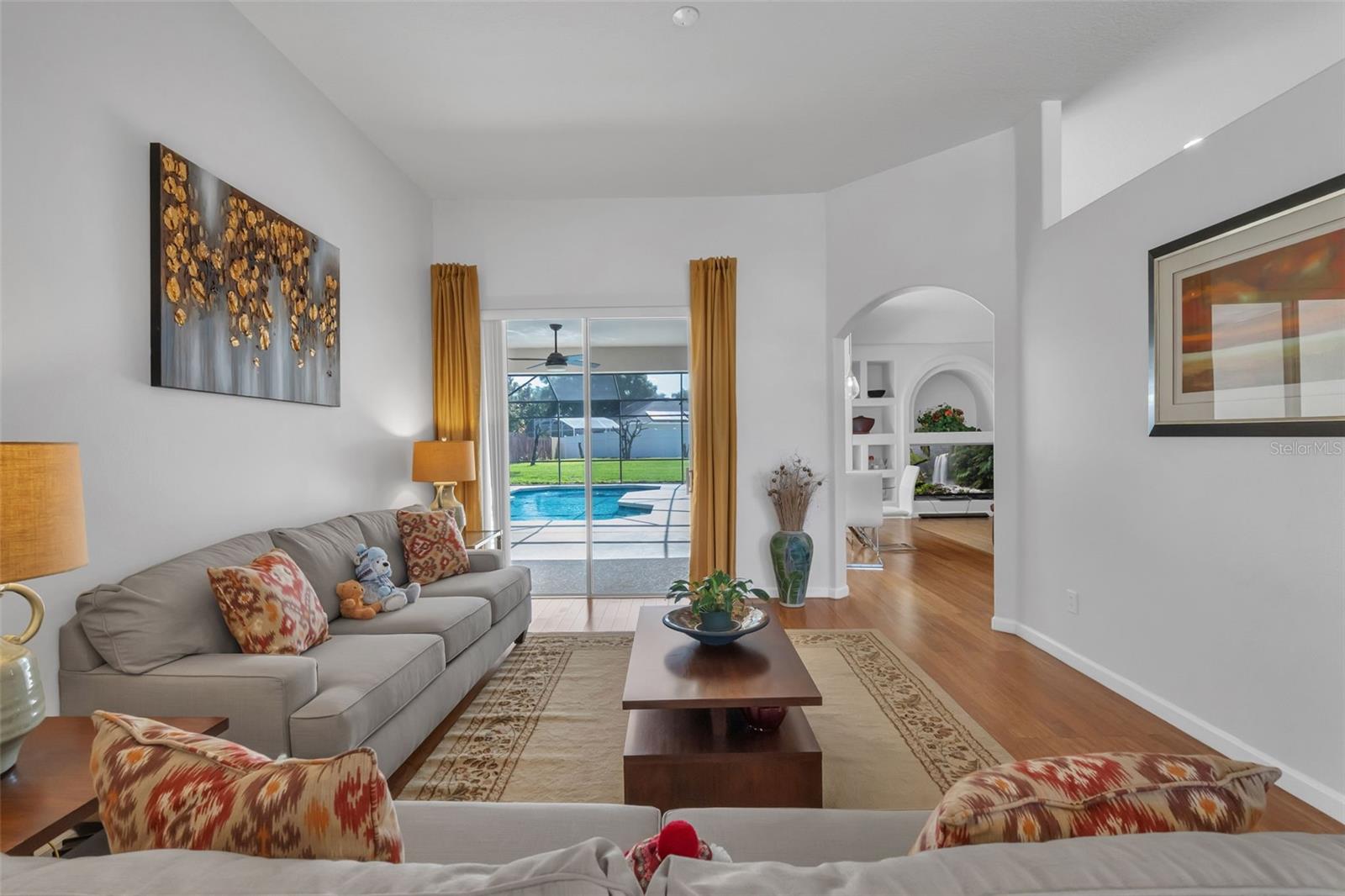 HAWKS NEST - Residential