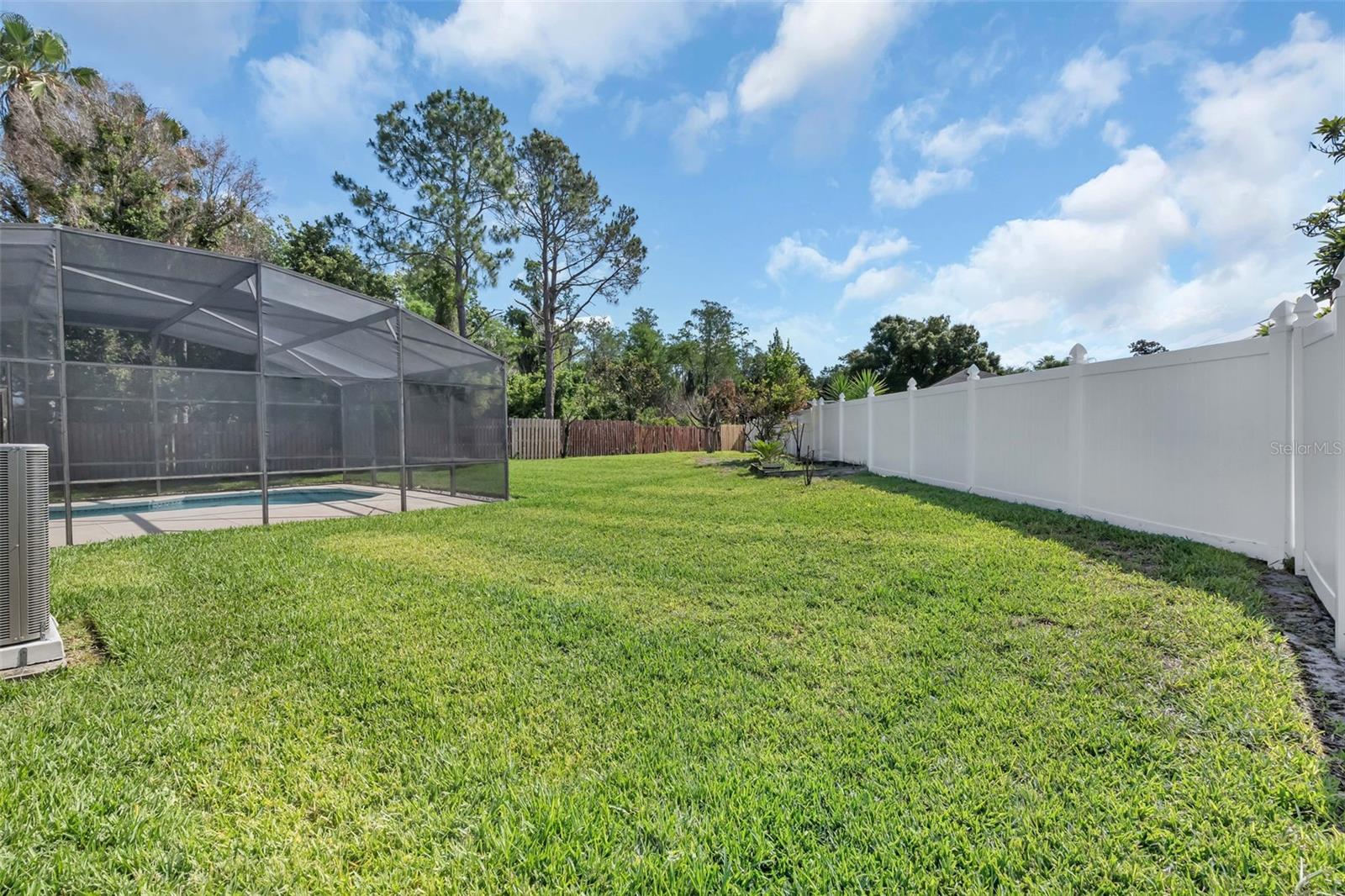 HAWKS NEST - Residential