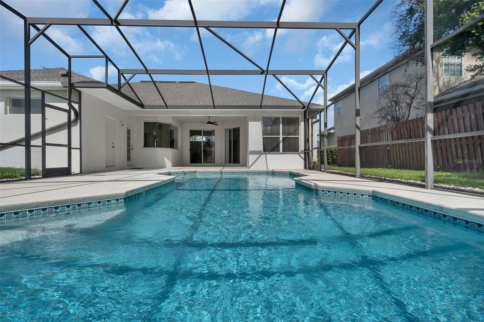 HAWKS NEST - Residential