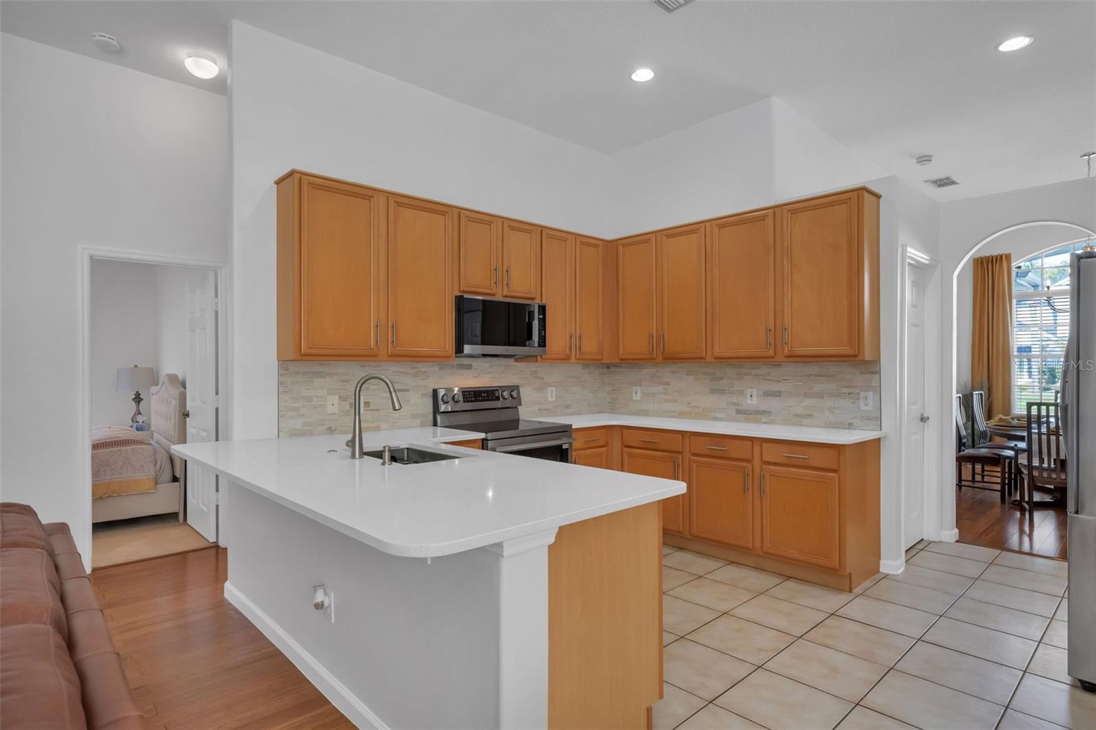 HAWKS NEST - Residential