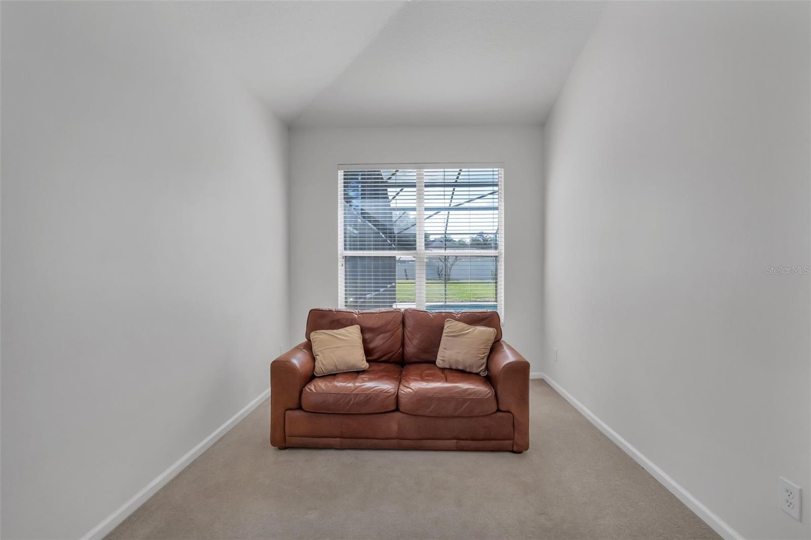 HAWKS NEST - Residential