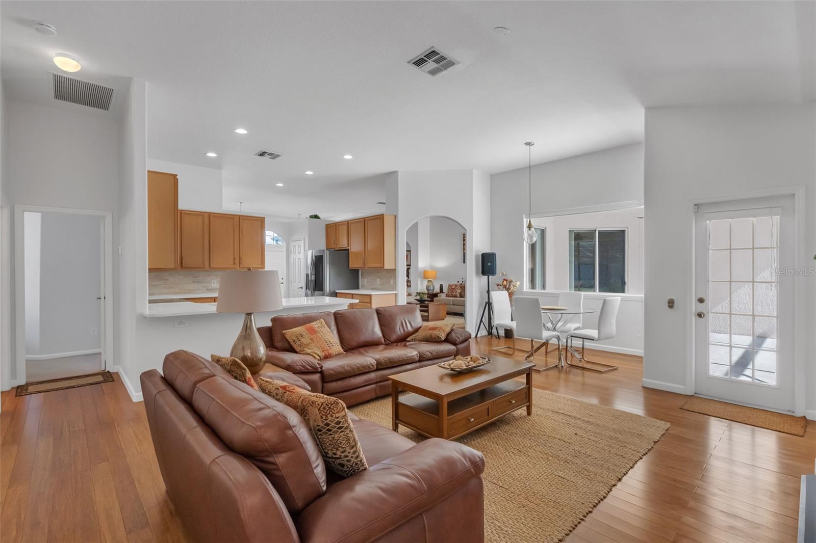 HAWKS NEST - Residential