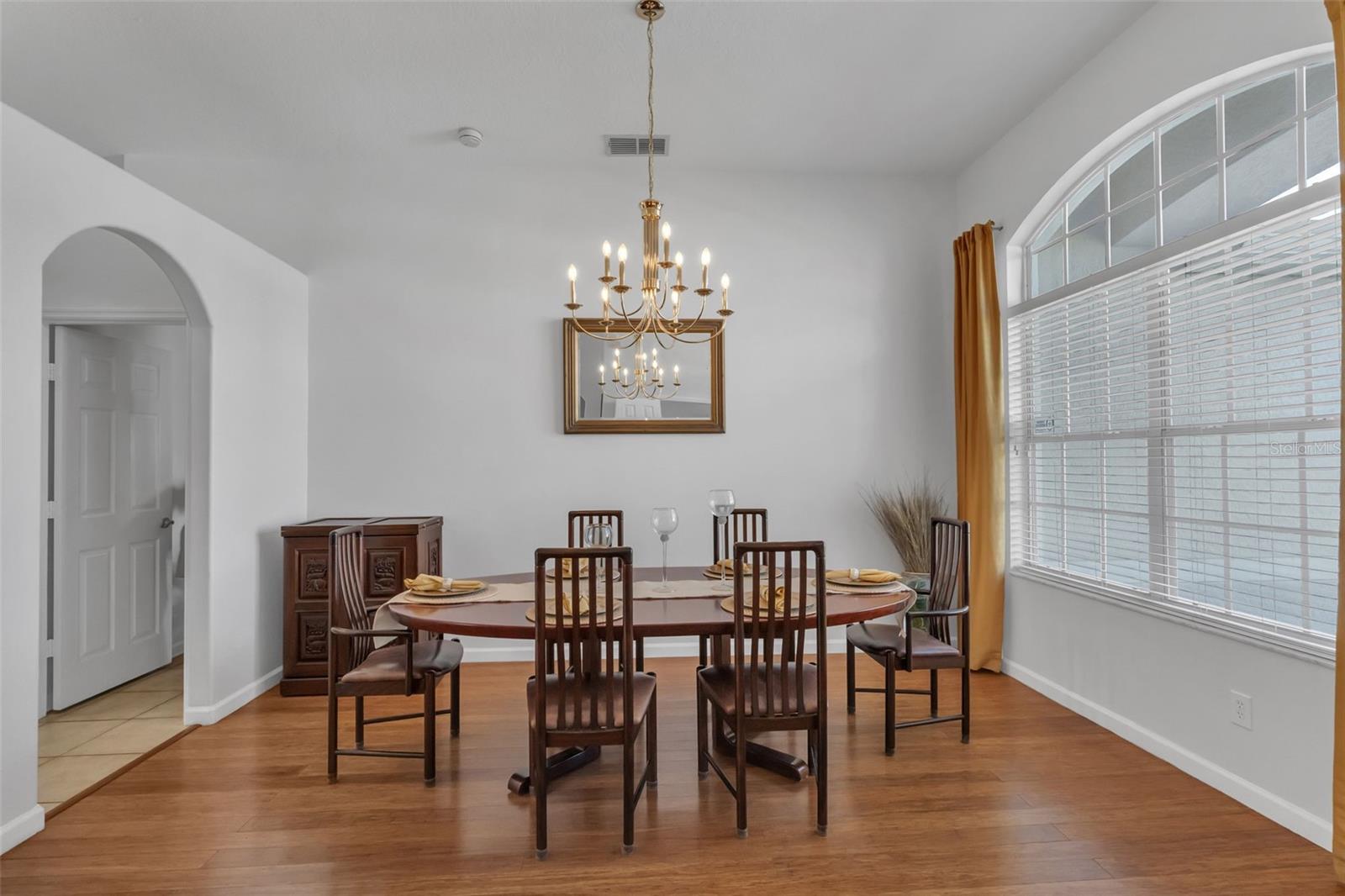 HAWKS NEST - Residential