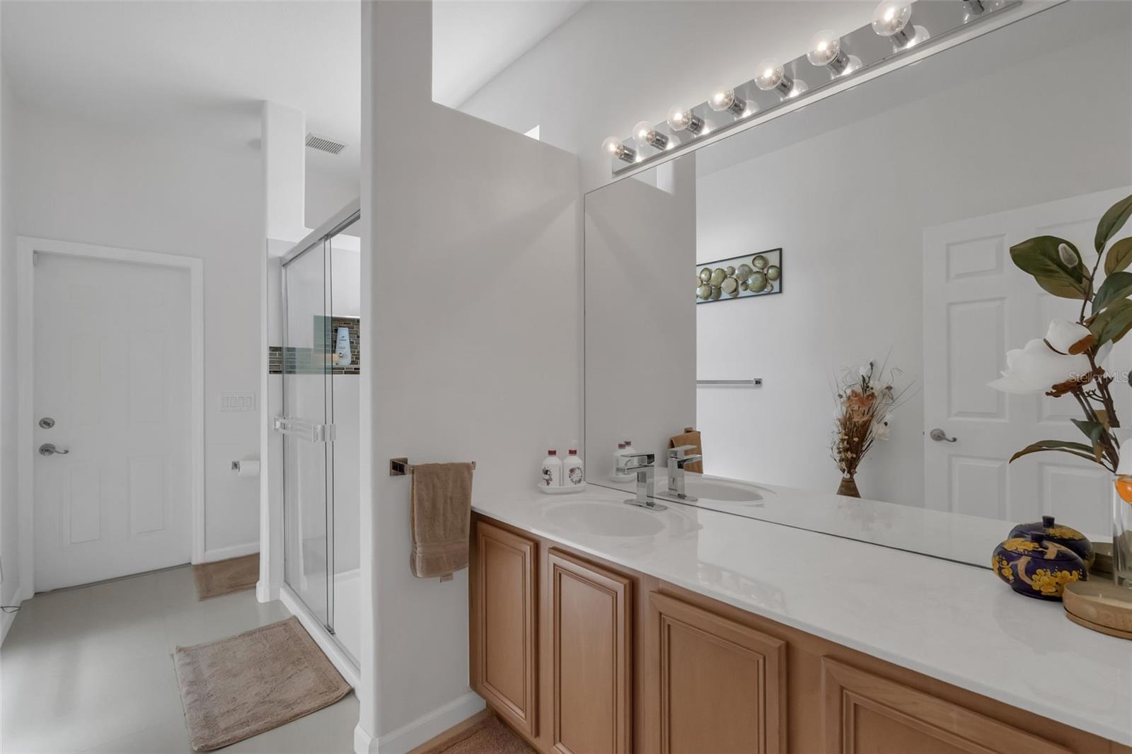 HAWKS NEST - Residential