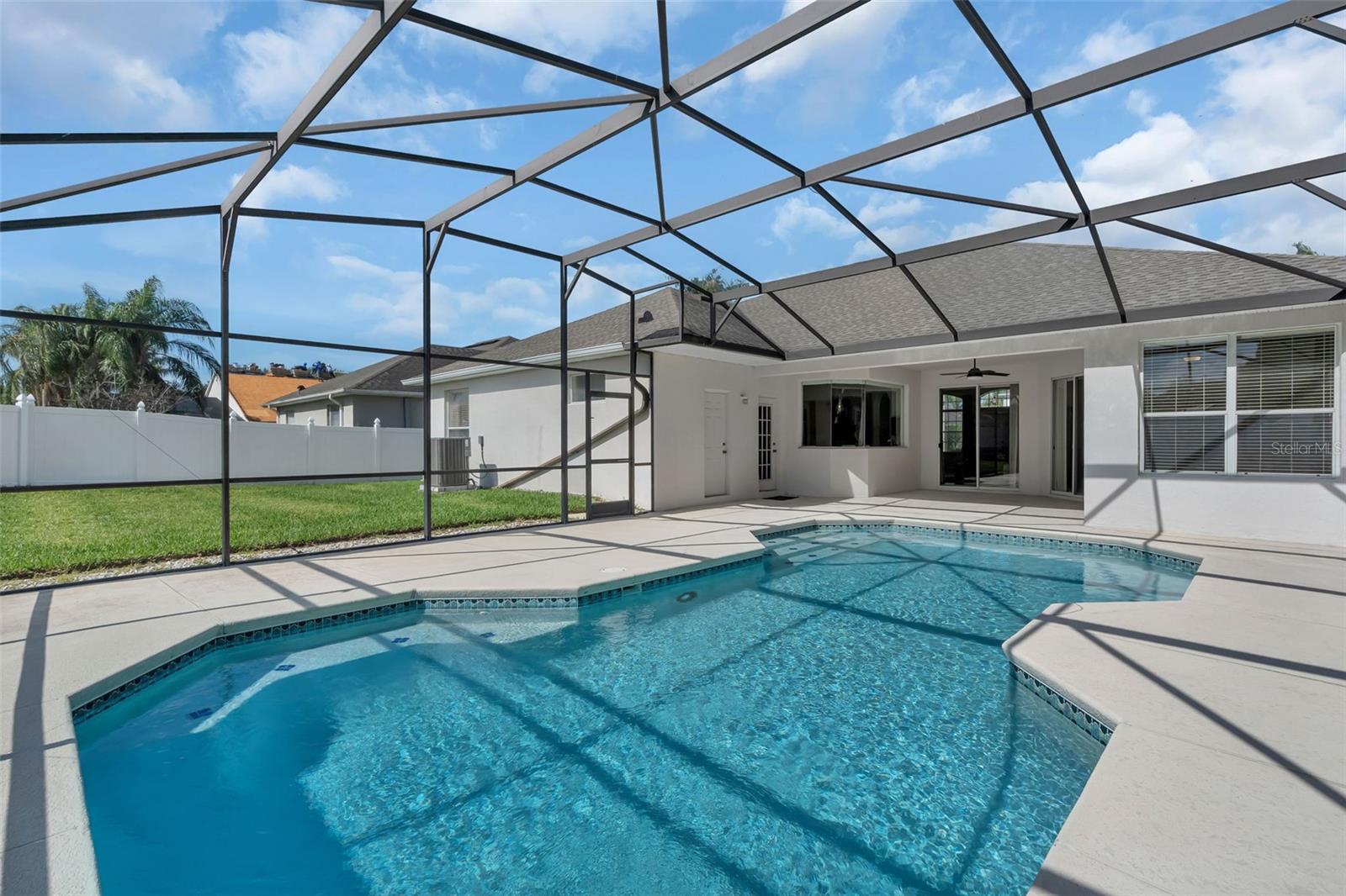 HAWKS NEST - Residential