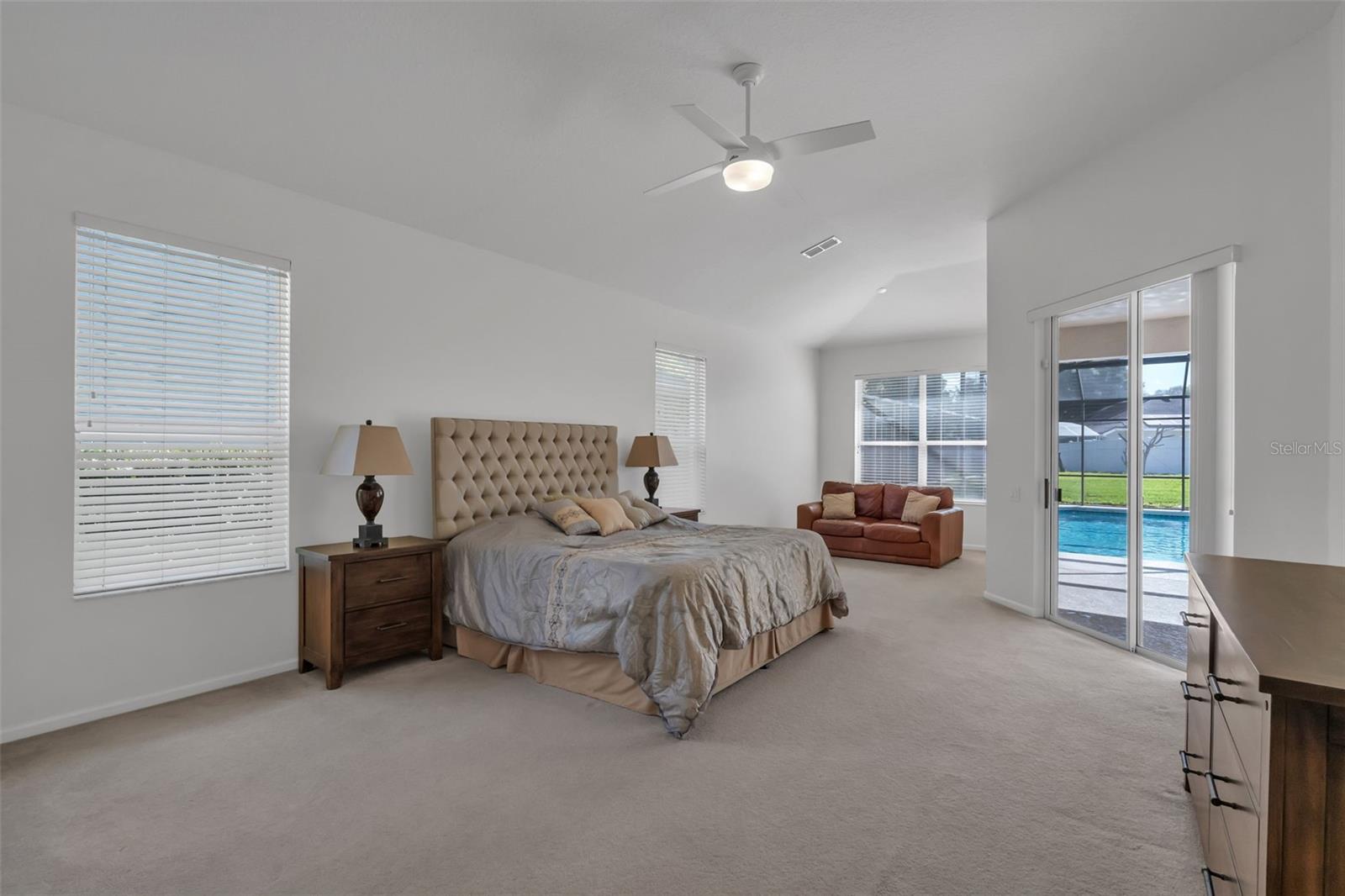 HAWKS NEST - Residential