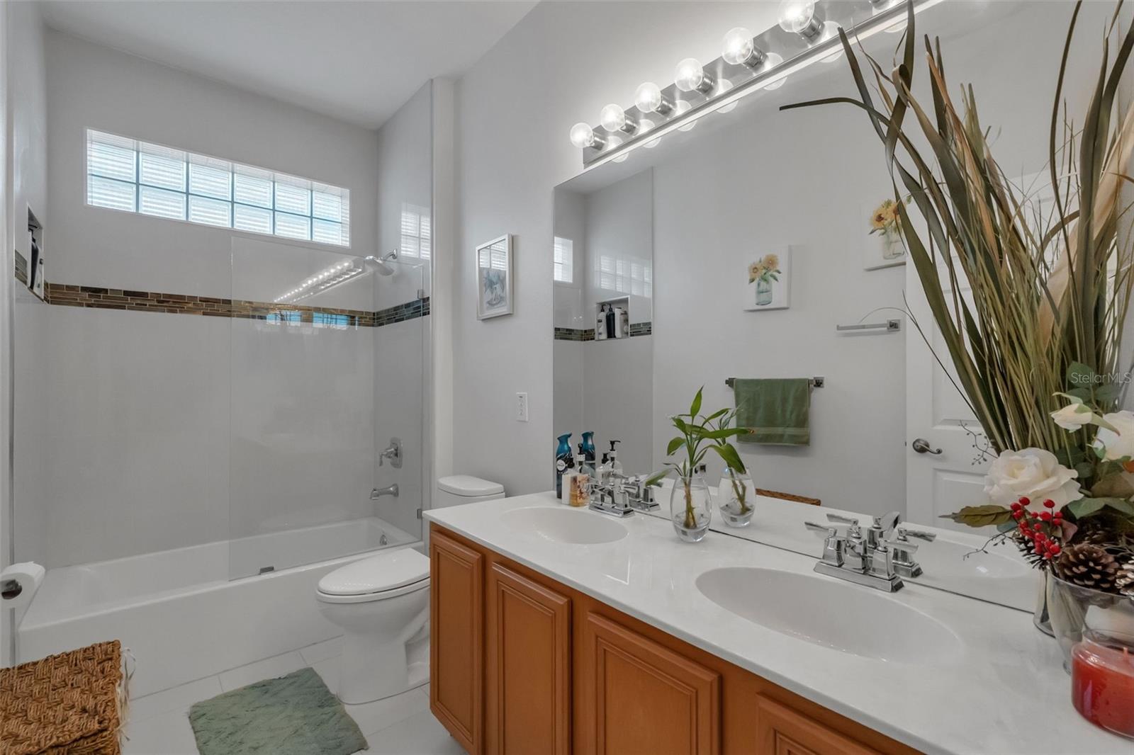 HAWKS NEST - Residential