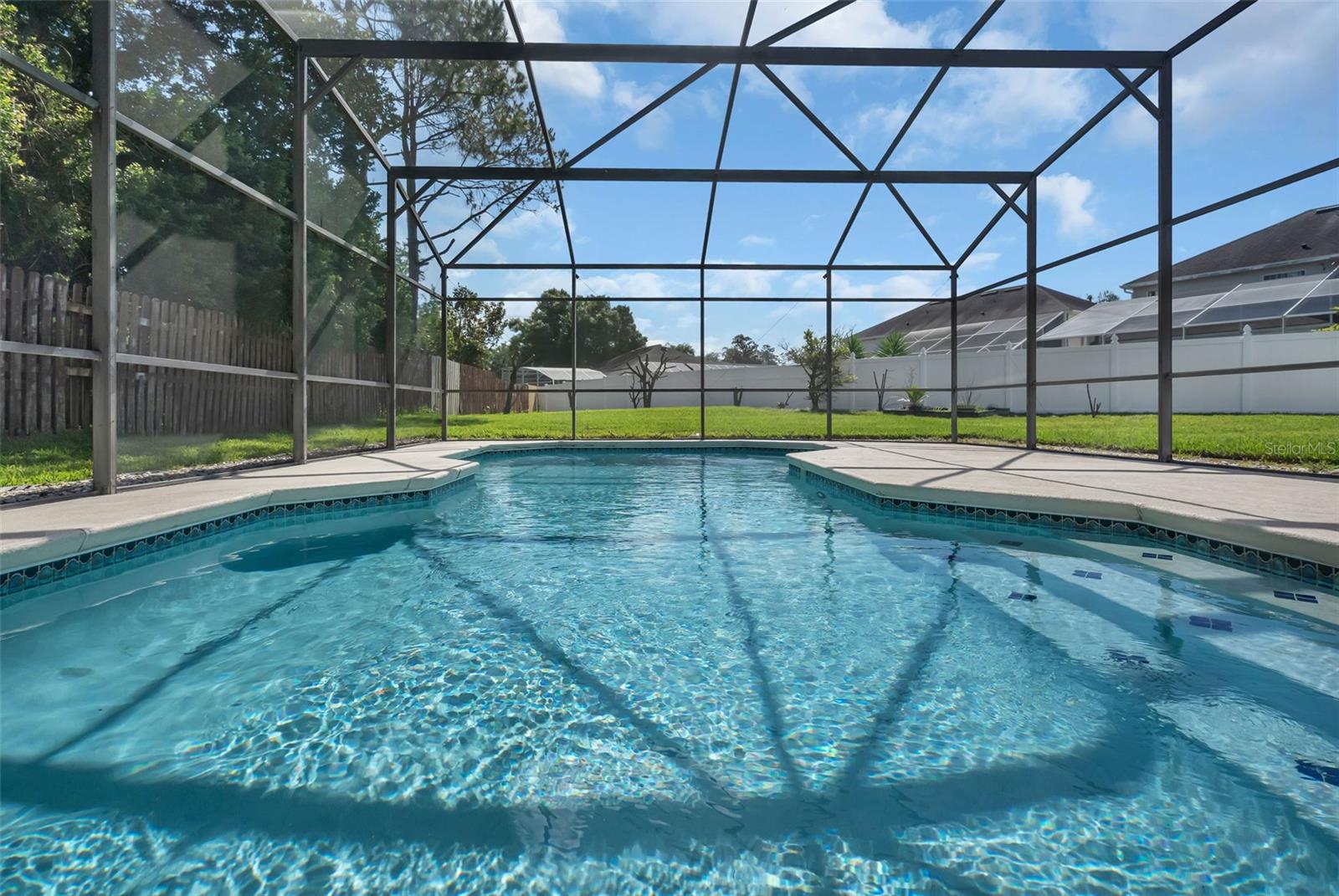 HAWKS NEST - Residential