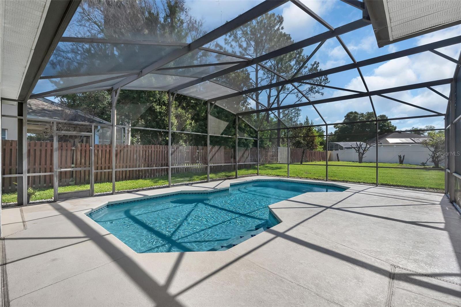 HAWKS NEST - Residential