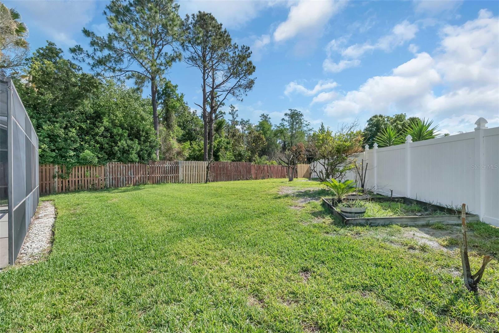 HAWKS NEST - Residential
