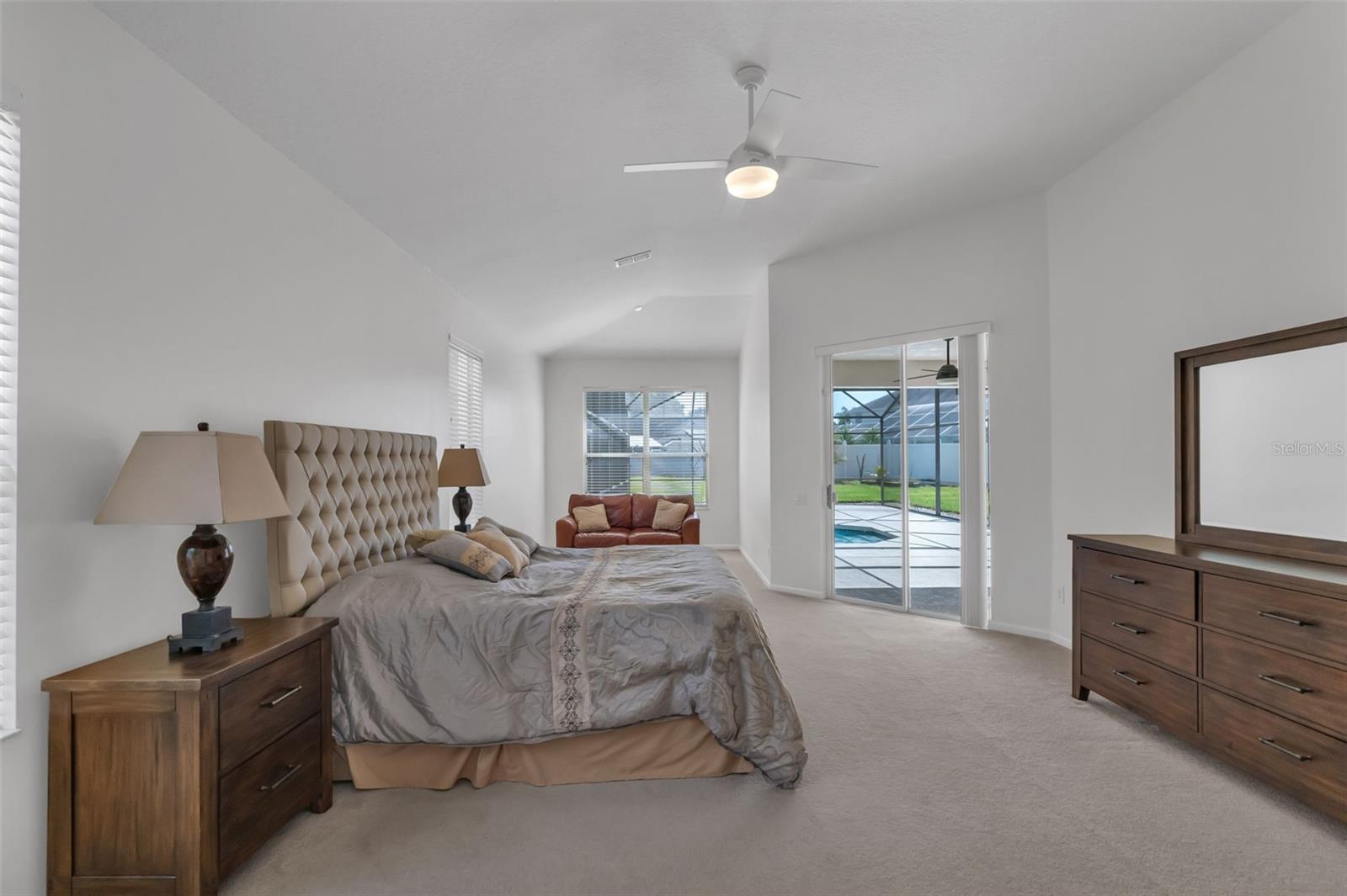 HAWKS NEST - Residential