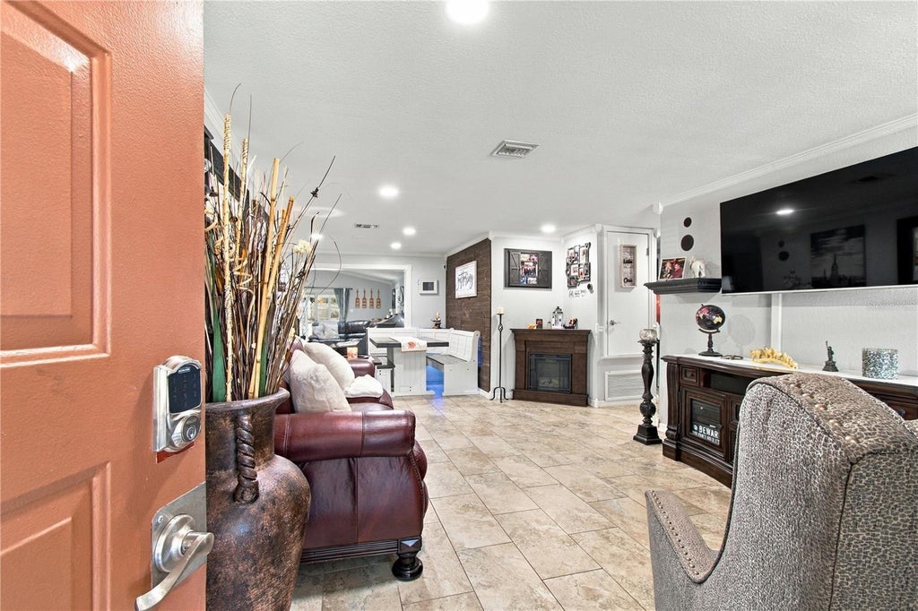 Photo of 16012 Saddlestring Drive, Tampa, FL 33618 (MLS # TB8548048)