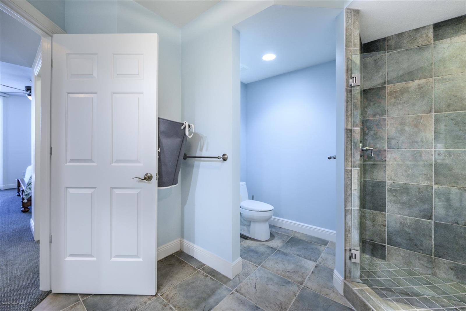 GRANDE ISLE TOWERS I & 02 PH I - Residential Lease