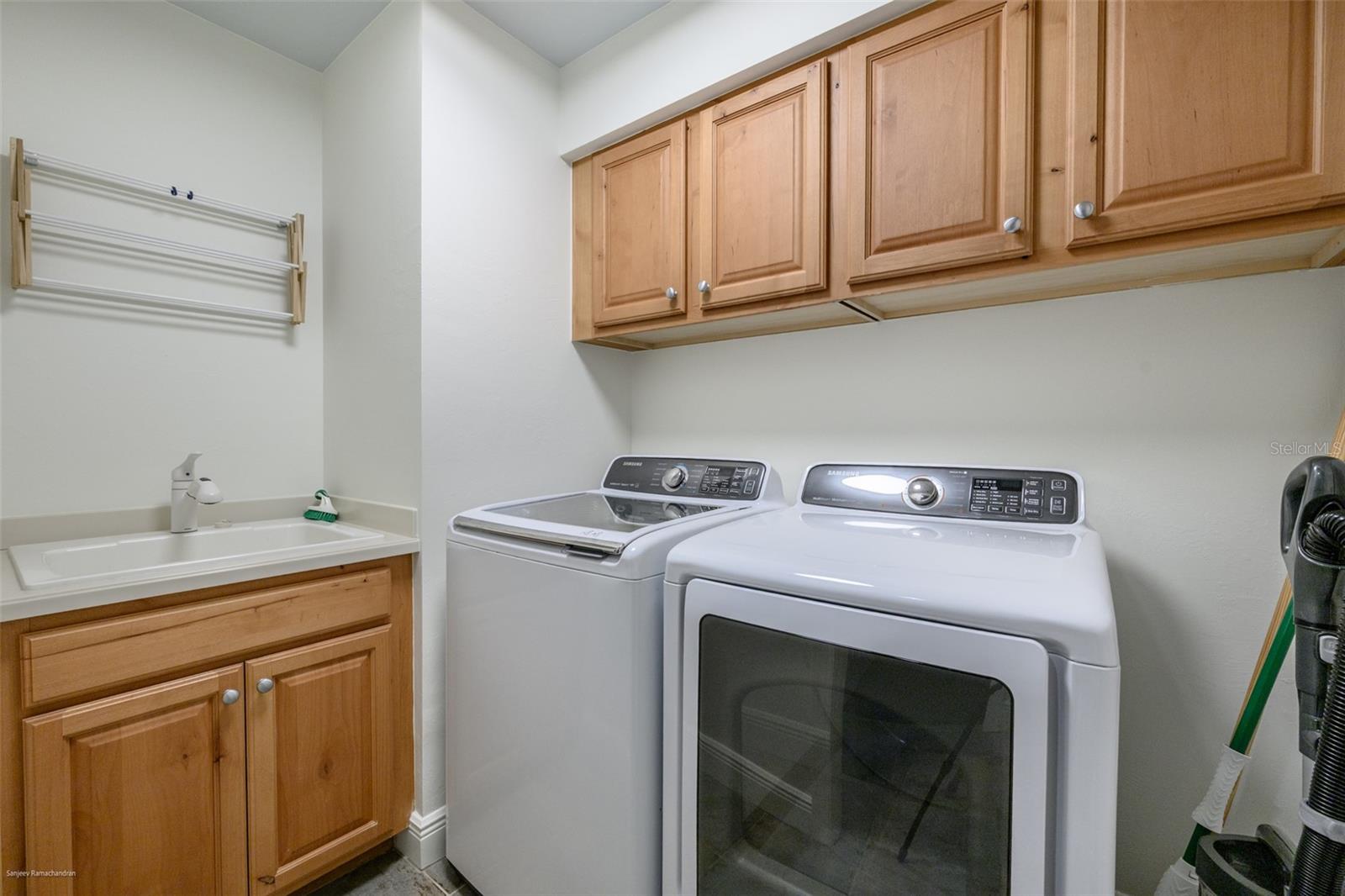 GRANDE ISLE TOWERS I & 02 PH I - Residential Lease